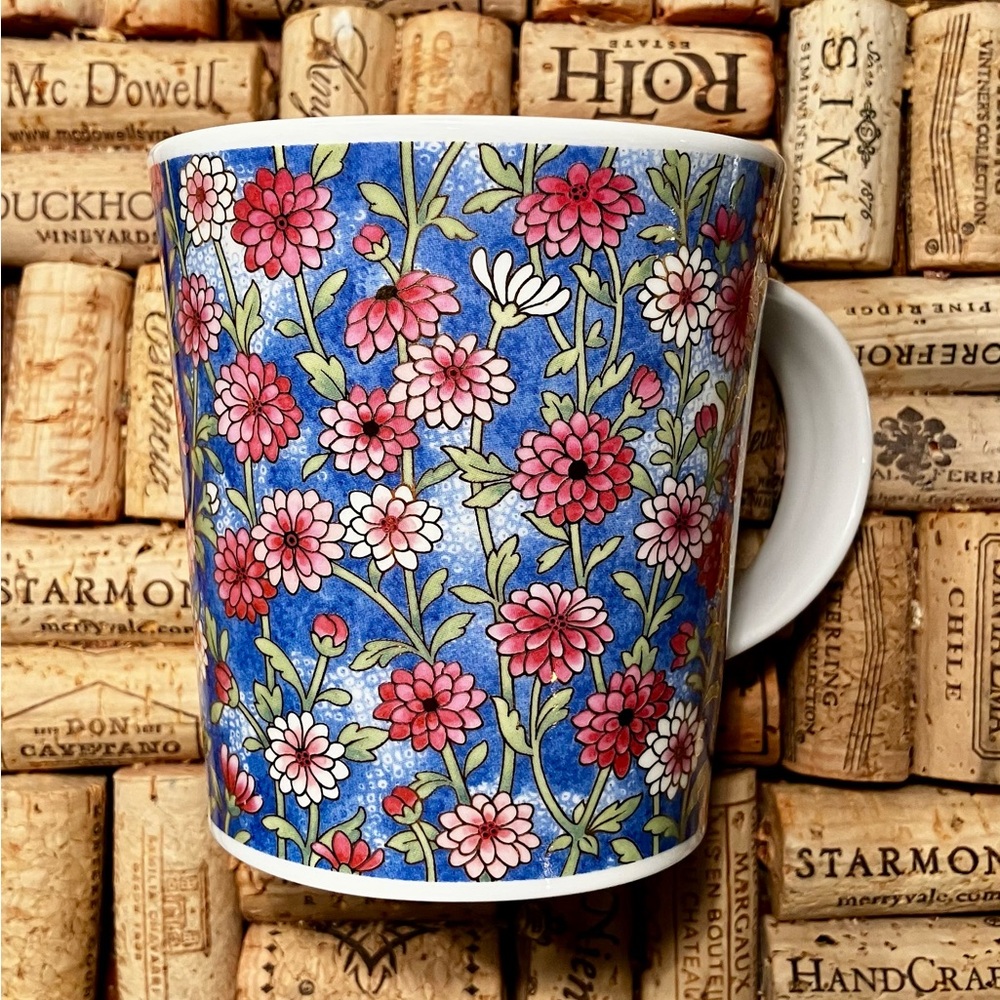 Dunoon “Ophelia” Mug. Fine Bone China Made in England. EUC.
